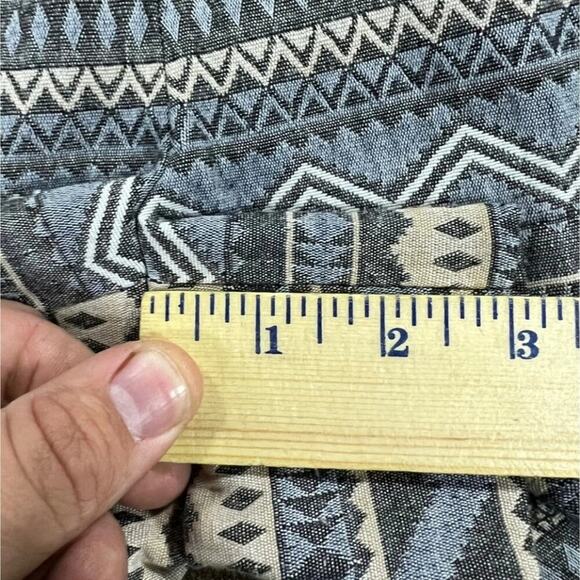 J Crew Womens Blue‎ Stretch Waist Pull On Aztec Print Stripe Shorts Size 4 small - Picture 5 of 7